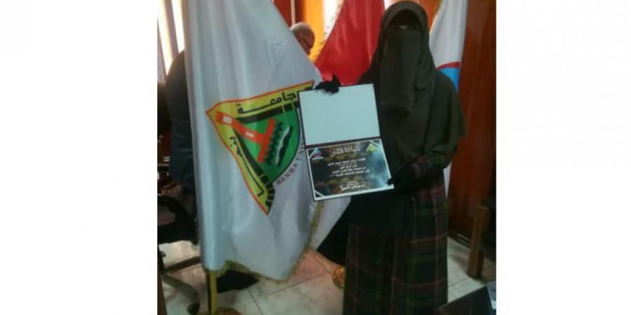تكريم الفائزة بالمركز الأول في المسابقة القرآنية الطلابية في مصر