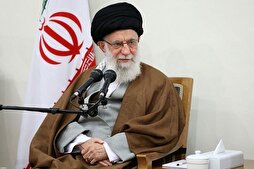 قائد الثورة الاسلامية الايرانية يشيد بالدور الجهادي لعلماء الدين