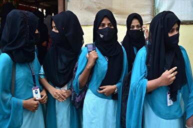 تقریر...حظر الحجاب يدمر أحلام الفتيات المسلمات في الهند