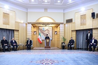 Efforts to Boost Support for Palestine on Agenda during Iranian President’s Algeria Visit