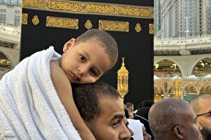Niños en la peregrinación de la Umrah