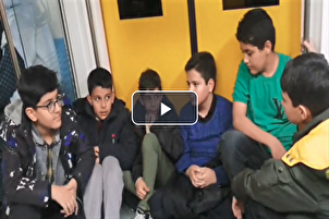 Recitación grupal del Corán en el metro de Teherán