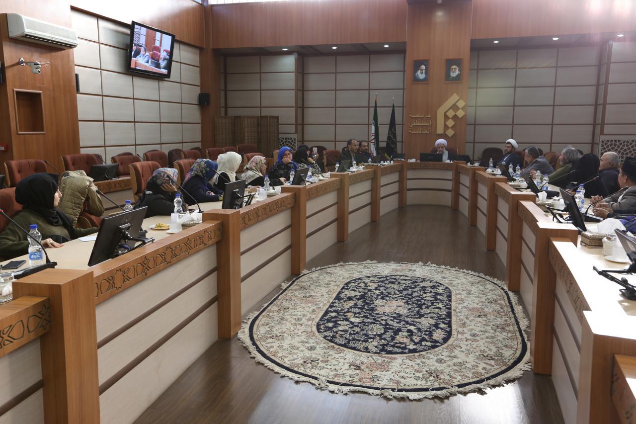 انقلاب اسلامی الگوی جدیدی از زیست اجتماعی توأم با عدالت و پیشرفت را به جهان ارائه کرد