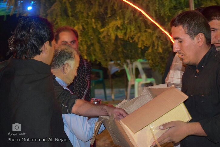 حضور زائران اربعین در موکب مردمی امام خامنه&zwnj;ای خرم&lrm;آباد