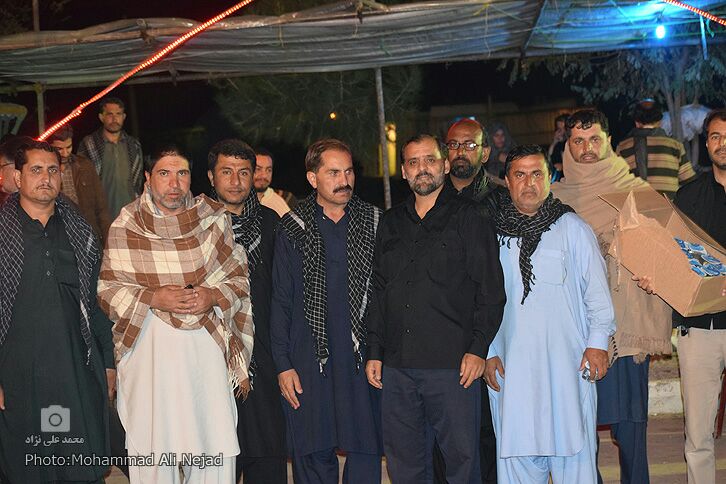 حضور زائران اربعین در موکب مردمی امام خامنه&zwnj;ای خرم&lrm;آباد