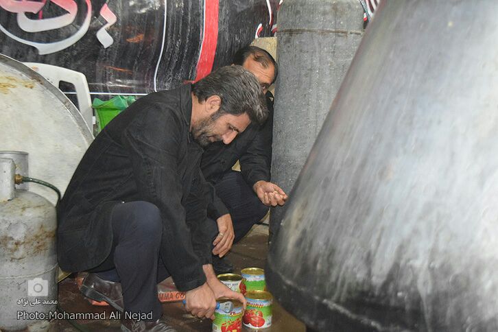 حضور زائران اربعین در موکب مردمی امام خامنه&zwnj;ای خرم&lrm;آباد