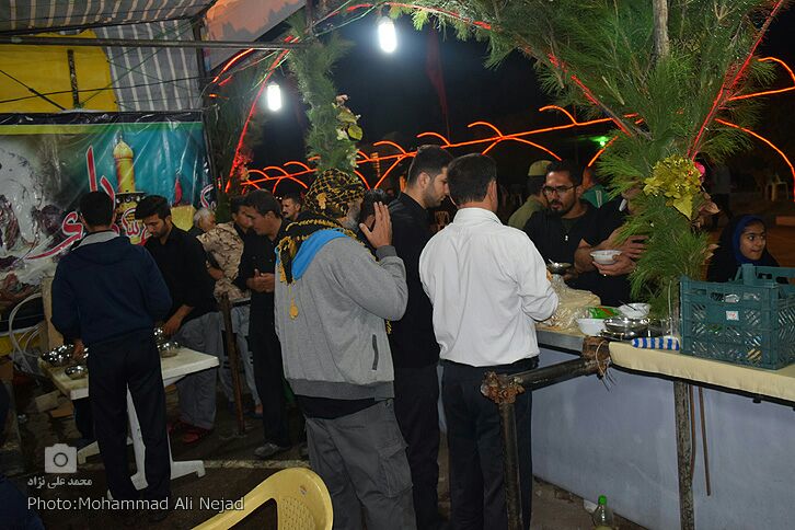 حضور زائران اربعین در موکب مردمی امام خامنه&zwnj;ای خرم&lrm;آباد