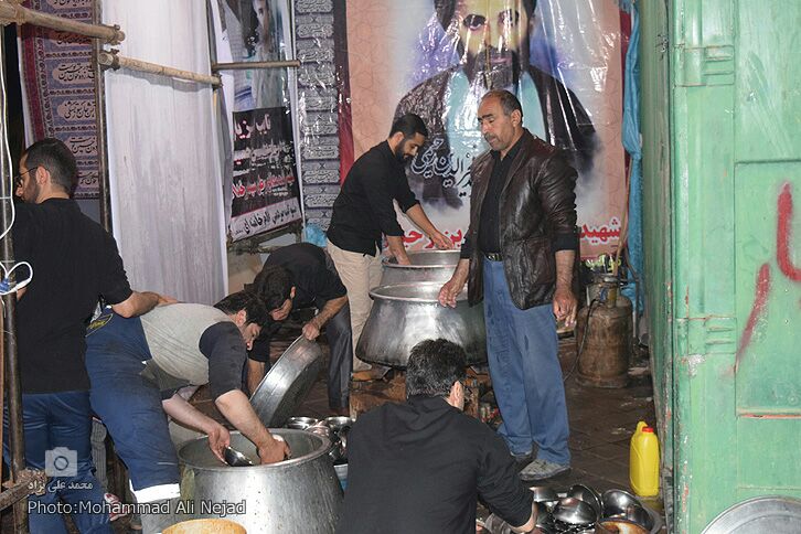 حضور زائران اربعین در موکب مردمی امام خامنه&zwnj;ای خرم&lrm;آباد