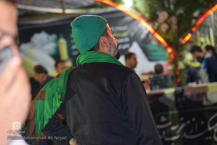 حضور زائران اربعین در موکب مردمی امام خامنه&zwnj;ای خرم&lrm;آباد