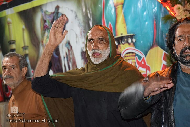 حضور زائران اربعین در موکب مردمی امام خامنه&zwnj;ای خرم&lrm;آباد