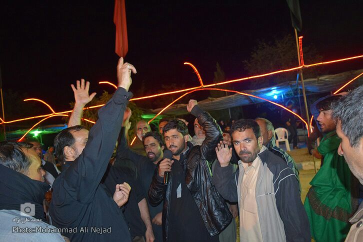 حضور زائران اربعین در موکب مردمی امام خامنه&zwnj;ای خرم&lrm;آباد