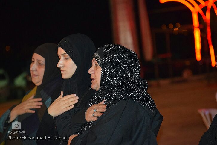 حضور زائران اربعین در موکب مردمی امام خامنه&zwnj;ای خرم&lrm;آباد