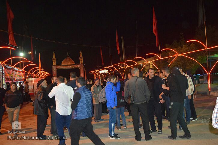 حضور زائران اربعین در موکب مردمی امام خامنه&zwnj;ای خرم&lrm;آباد