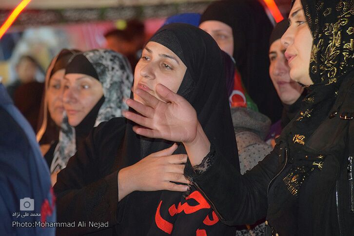 حضور زائران اربعین در موکب مردمی امام خامنه&zwnj;ای خرم&lrm;آباد