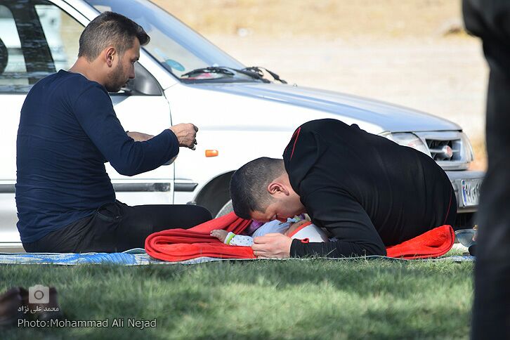 حضور زائران اربعین در موکب مردمی امام خامنه&zwnj;ای خرم&lrm;آباد