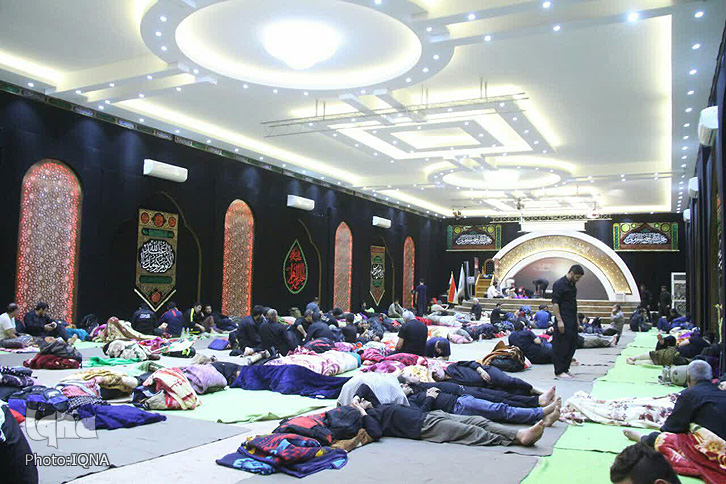 اسکان زائران اربعین حسینی در موکب ابوالفضل(ع) لرستان در نجف اشرف