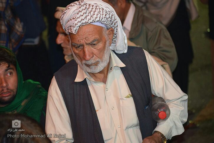 حضور زائرانی از کشورهای خارجی در موکب مردمی امام خامنهای خرمآباد حضور زائرانی از کشورهای خارجی در موکب مردمی امام خامنهای خرمآباد