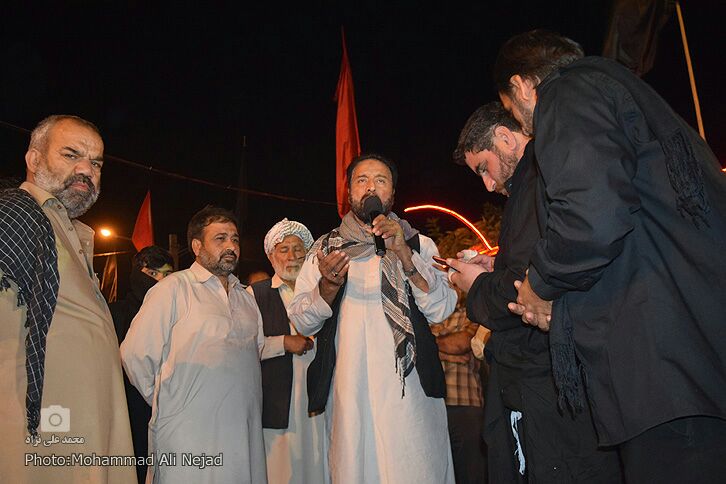 حضور زائرانی از کشورهای خارجی در موکب مردمی امام خامنهای خرمآباد حضور زائرانی از کشورهای خارجی در موکب مردمی امام خامنهای خرمآباد