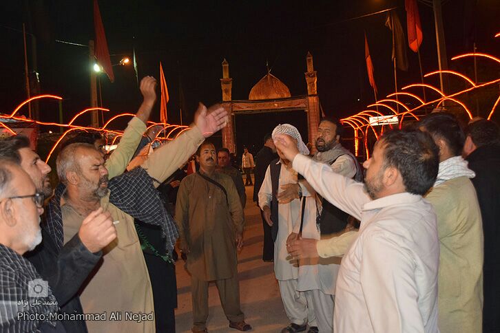 حضور زائرانی از کشورهای خارجی در موکب مردمی امام خامنهای خرمآباد حضور زائرانی از کشورهای خارجی در موکب مردمی امام خامنهای خرمآباد