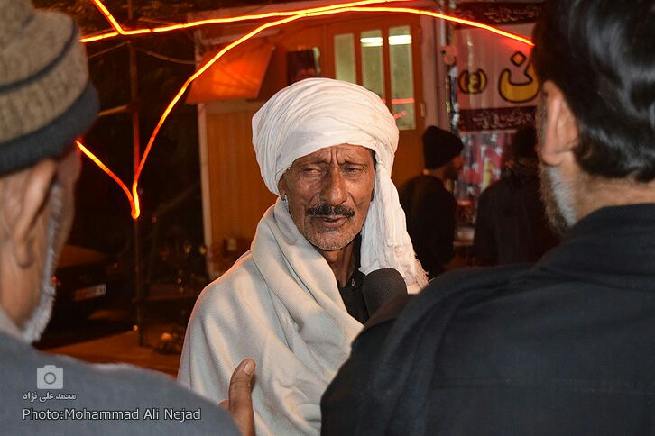 حضور زائرانی از کشورهای خارجی در موکب مردمی امام خامنهای خرمآباد حضور زائرانی از کشورهای خارجی در موکب مردمی امام خامنهای خرمآباد