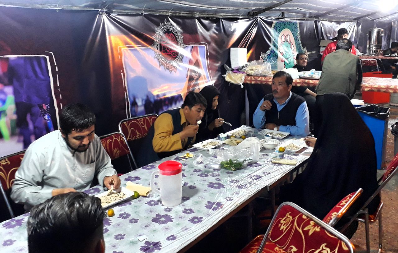 گزارش تصویری از خدمت&zwnj;رسانی شهرداری خرم&lrm;آباد به زائران اربعین