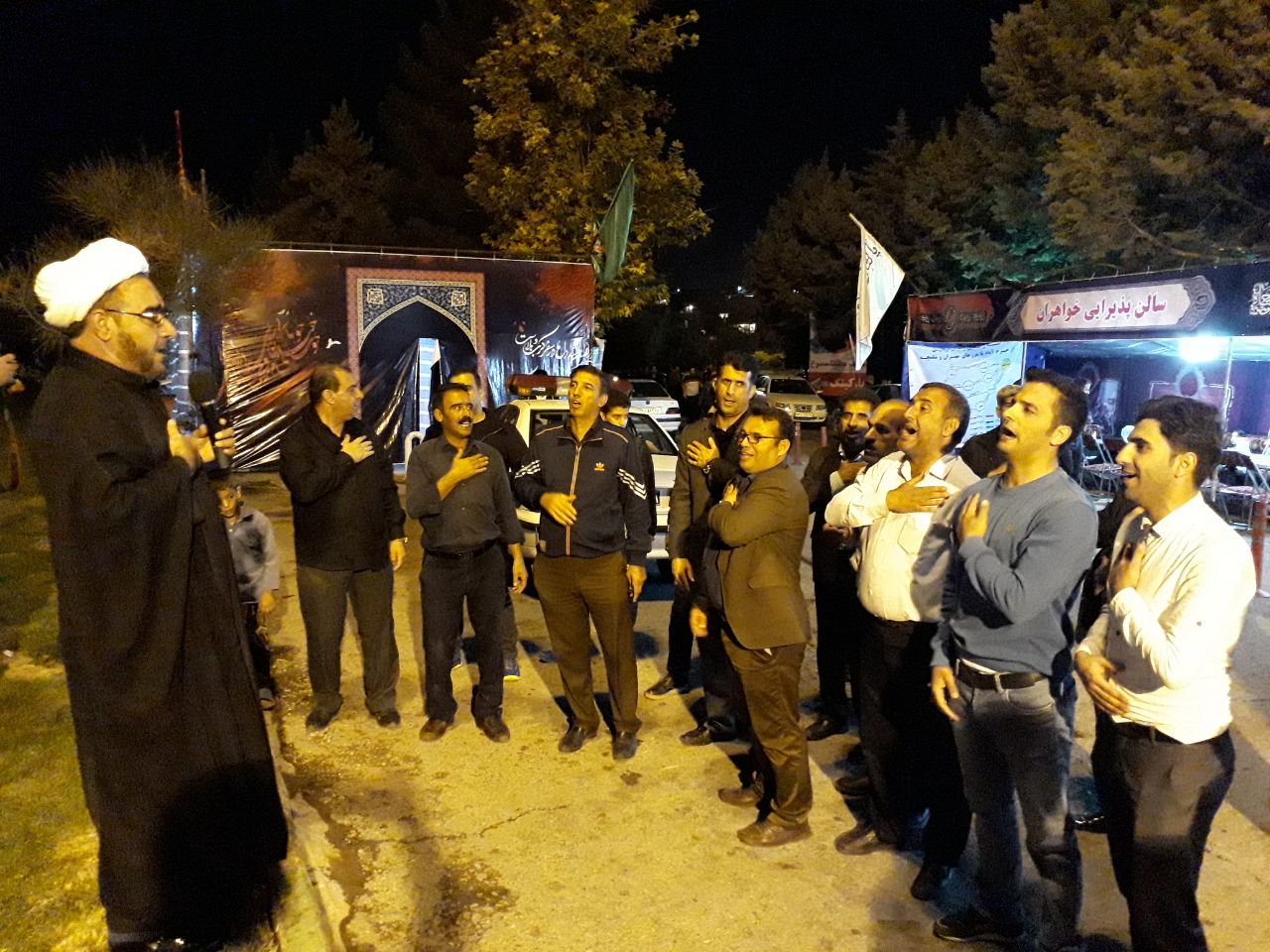 گزارش تصویری از خدمت&zwnj;رسانی شهرداری خرم&lrm;آباد به زائران اربعین