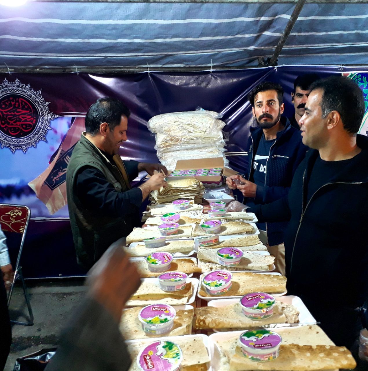 گزارش تصویری از خدمت&zwnj;رسانی شهرداری خرم&lrm;آباد به زائران اربعین