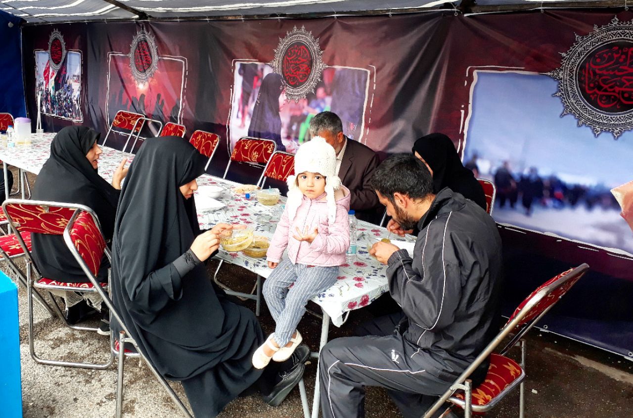 گزارش تصویری از خدمت&zwnj;رسانی شهرداری خرم&lrm;آباد به زائران اربعین