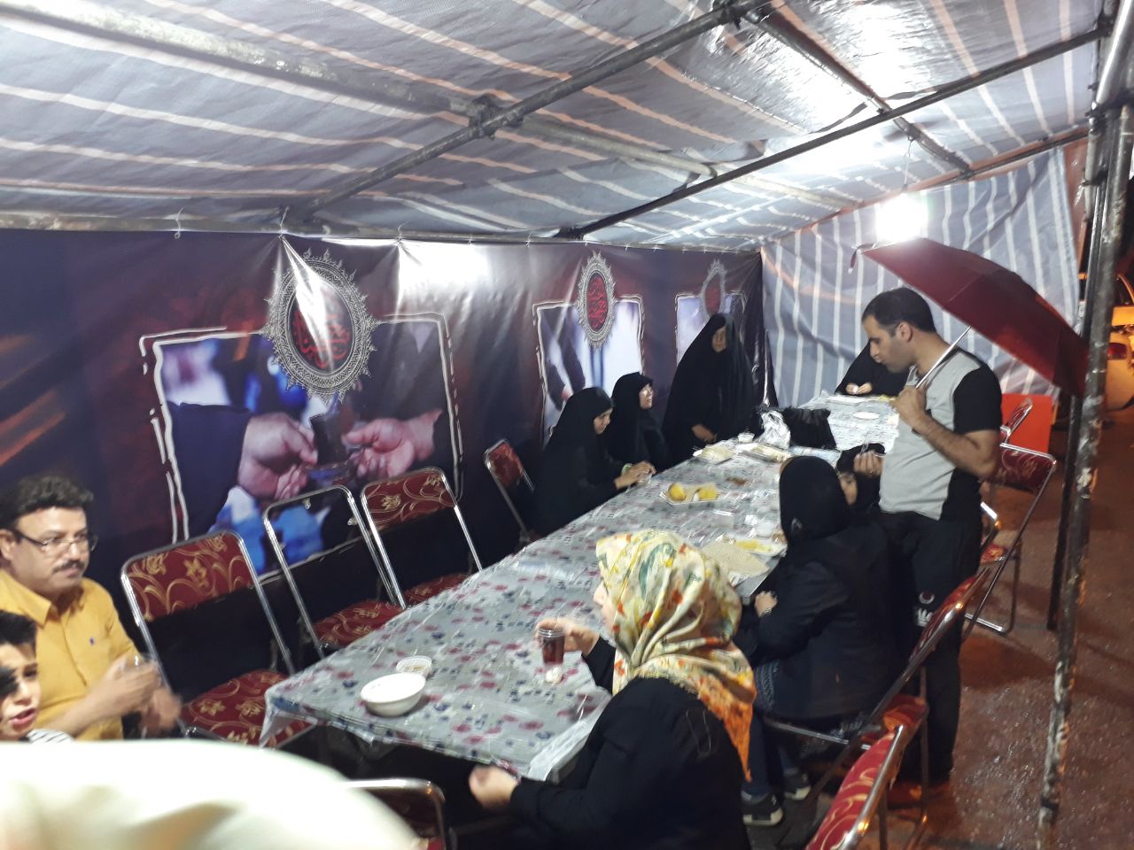 گزارش تصویری از خدمت&zwnj;رسانی شهرداری خرم&lrm;آباد به زائران اربعین