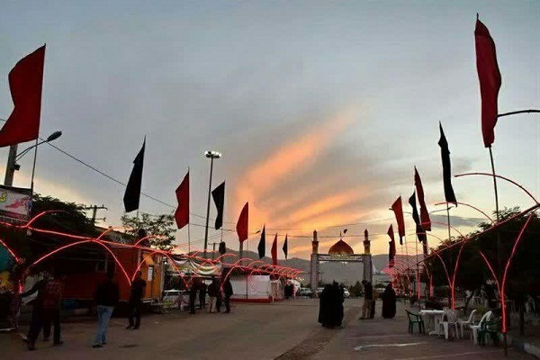 نمایش&zwnj;های &laquo;نذر امداد&raquo; و &laquo;مسیر اشک&raquo; در موکب&zwnj;های شهر خرم&zwnj;آباد