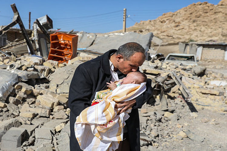 کودکان و نوزادان سیل&zwnj;زده را فراموش نکنیم