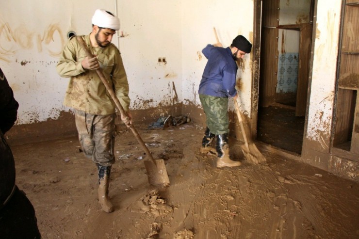 فعالیت گروه&zwnj;های جهادی طلاب در مناطق سیل&zwnj;زده لرستان