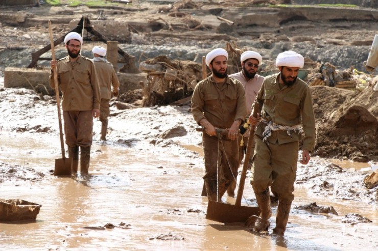 فعالیت گروه&zwnj;های جهادی طلاب در مناطق سیل&zwnj;زده لرستان