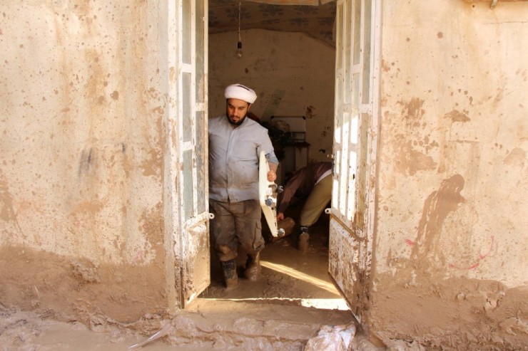 فعالیت گروه&zwnj;های جهادی طلاب در مناطق سیل&zwnj;زده لرستان