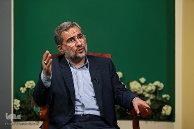 فیلم | پرسش‌های خود را از علی(ع) بپرسیم