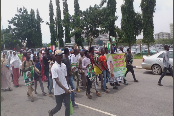 تظاهرات هواداران شیخ زکزاکی در پایتخت نیجریه