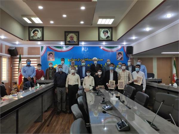 برگزیدگان مسابقه قرائت قرآن در بروجرد تجلیل شدند