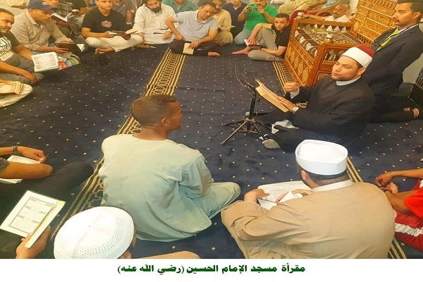 برگزاری حلقه‌های قرآنی امامان مساجد مصر با عموم مردم + عکس