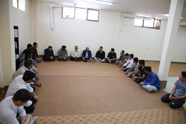 گرامیداشت جانباختگان زلزله افغانستان در دانشگاه لرستان + عکس