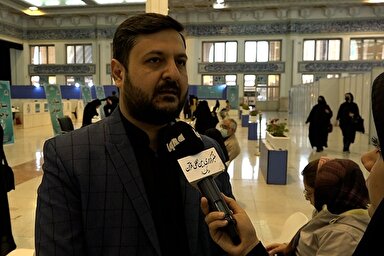 فیلم | ارائه مشاوره قرآن بنیان در نمایشگاه قرآن