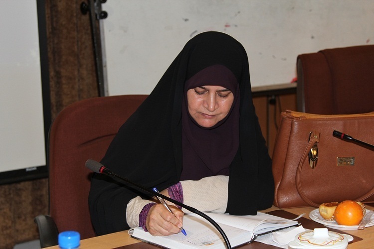 مهناز مردانی، رئیس ستاد برگزاری بیست و هشتمین جشنواره قرآن و عترت دانشگاه علوم پزشکی لرستان