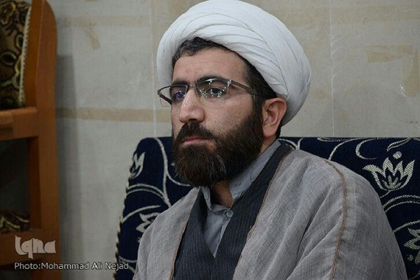 حجت‌الاسلام مهدی مرادیان، مدیر گروه معارف اسلامی دانشگاه علوم پزشکی لرستان