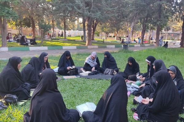 آموزش قرآن در پارک بانوان خرم‎آباد
