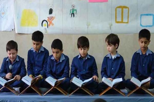 دانش آموزان قرآنی