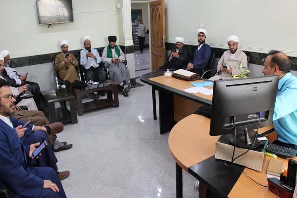 نشست روسای ادارات تبلیغات اسلامی لرستان با مدیرعامل اتحادیه قرآنی