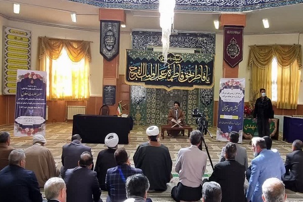 جلسه تفسیر قرآن کریم دانشگاه آزاد خرم‌آباد