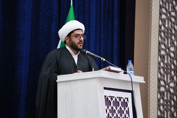 حجت‌الاسلام والمسلمین مجید مؤیدی، مسئول دفتر نمایندگی نهاد رهبری در دانشگاه لرستا