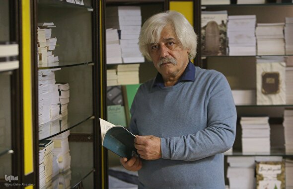 فیلم | منشأ برکت تألیفاتم کتاب «کشتی پهلو گرفته» بود