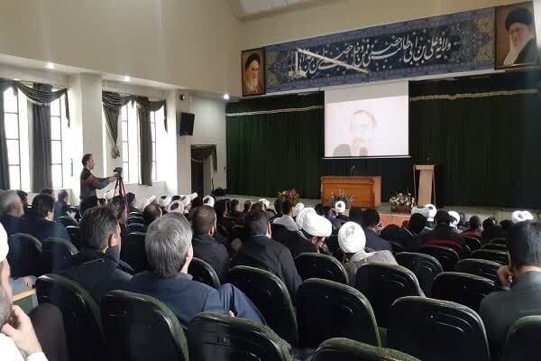 نشست بصیرتی حوزویان و دانشگاهیان لرستان