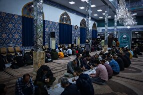 عکس | افطاری کریمانه در حرم بانو فاطمه اخری(س) رشت